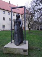 Bild zu Skulptur der Katharina von Bora im Hof des Augusteums