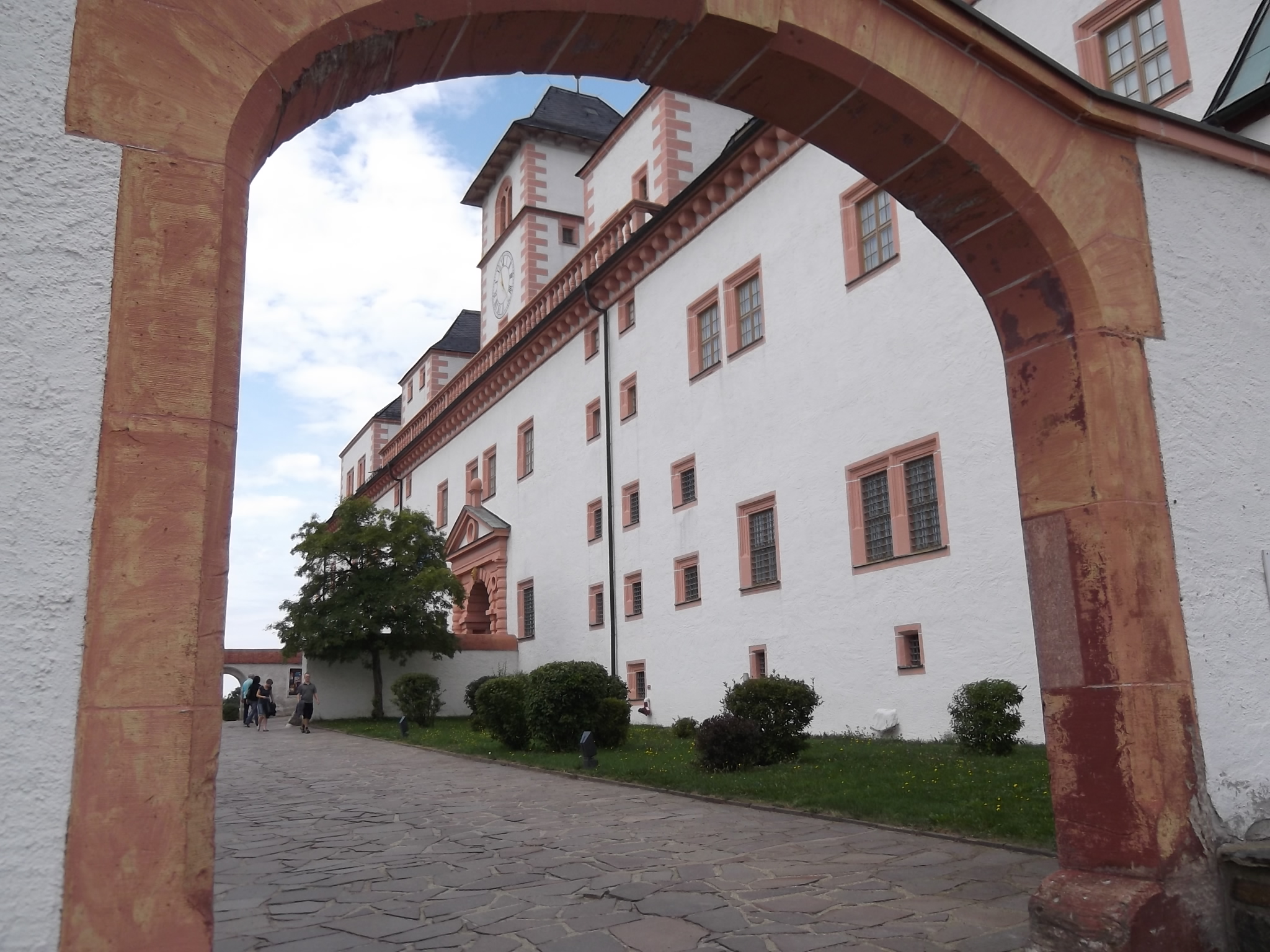 Eingangstor der Vorburg