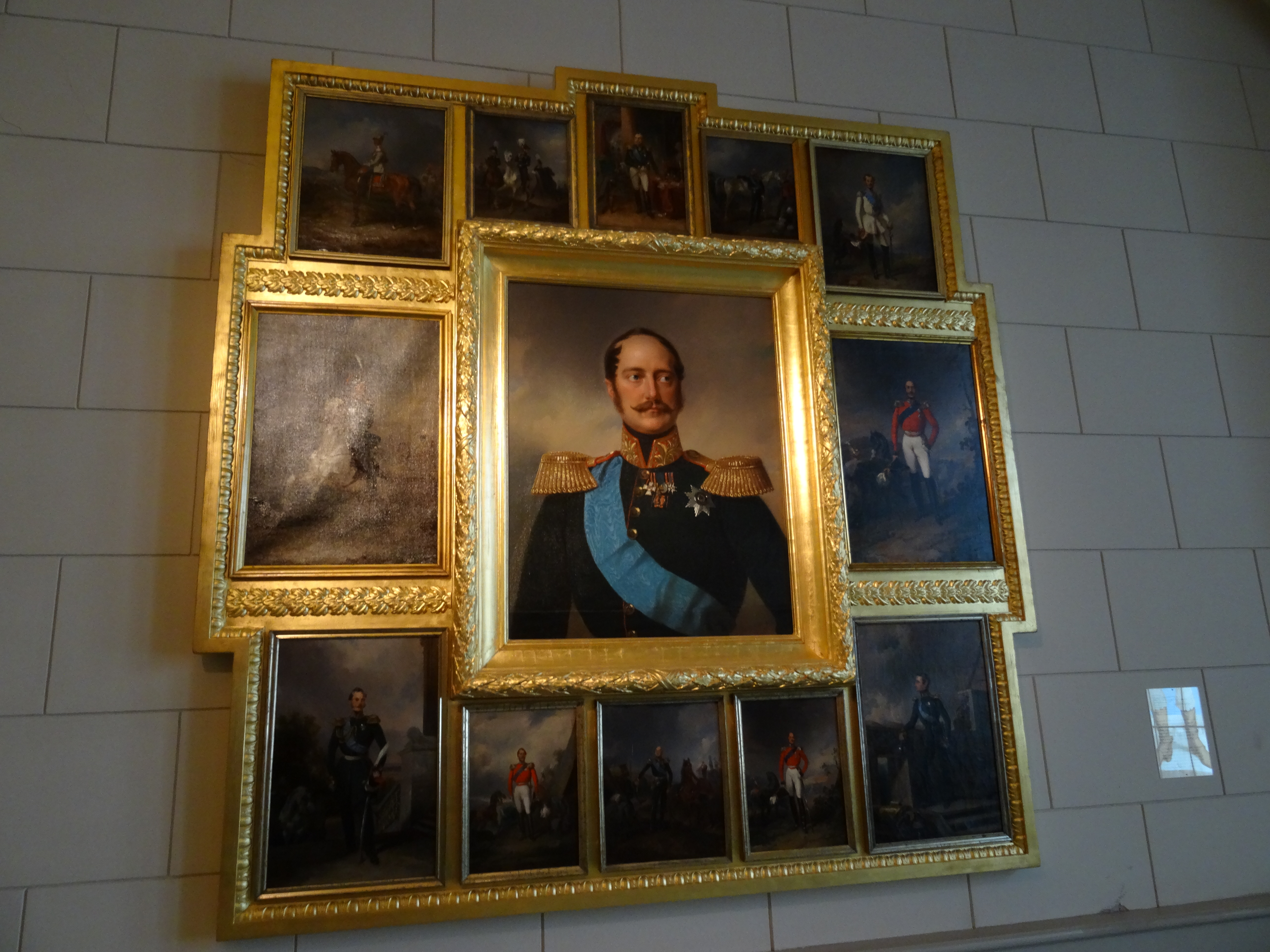 Gemälde Mitte Zar Nikolaus I. von Russland umgeben von 12 Portraitfiguren/rechts oben Herzog Wilhelm von Mecklenburg
