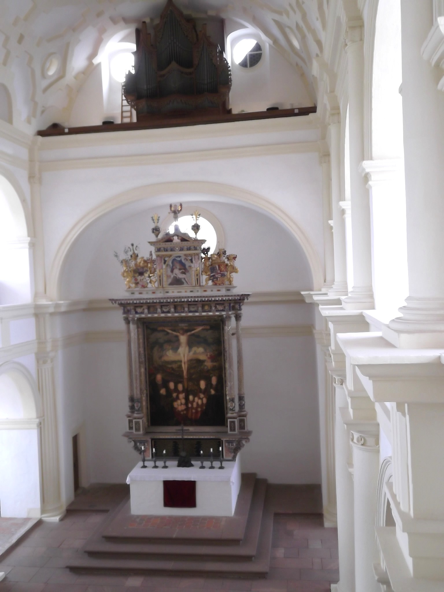 Altar mit Altarbild gemalt von L. v. Cranach d. J.