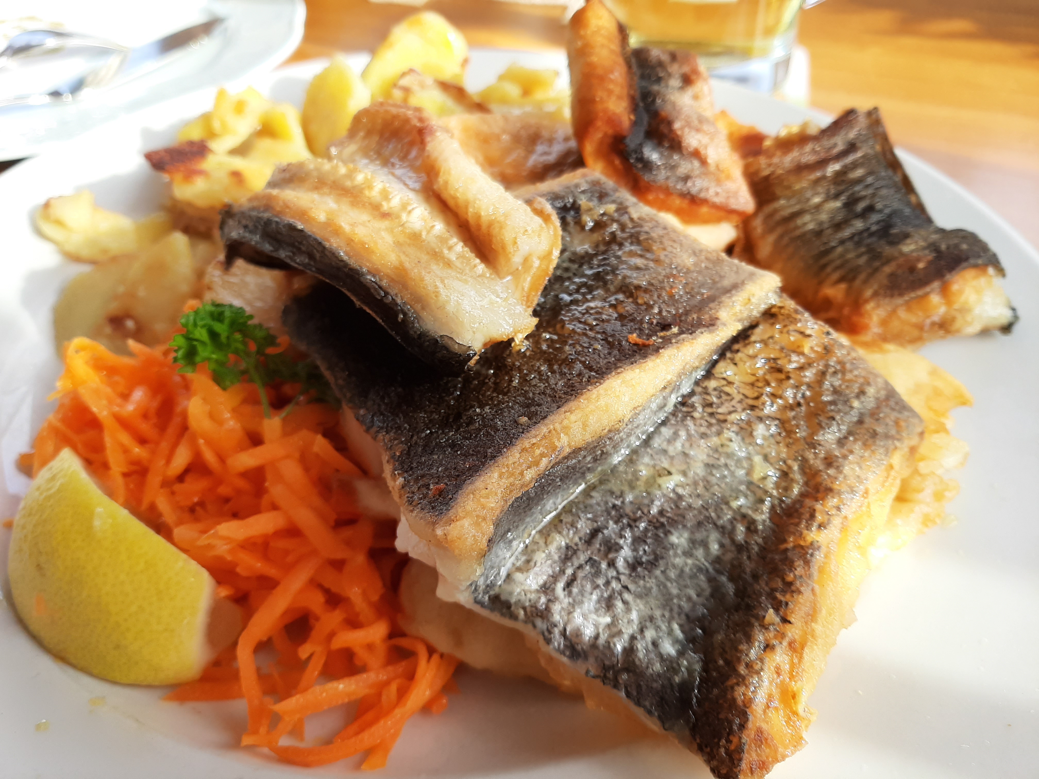 Bild 1 Kröning's "Fischbaud" Fischrestaurant u. Räucherei in Insel Poel