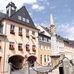 Historischer Marktplatz und kursächsische Postmeilensäule in Wolkenstein