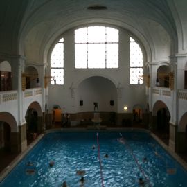 Das große Becken hat 27 Grad Wassertemperatur.