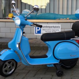 Wir versichern Moped, Roller und E-Scooter. Ihr Team der Debeka in Köln Höhenhaus 