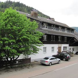 Meierhof Menzenschwand
 Parkplätze direkt am Haus