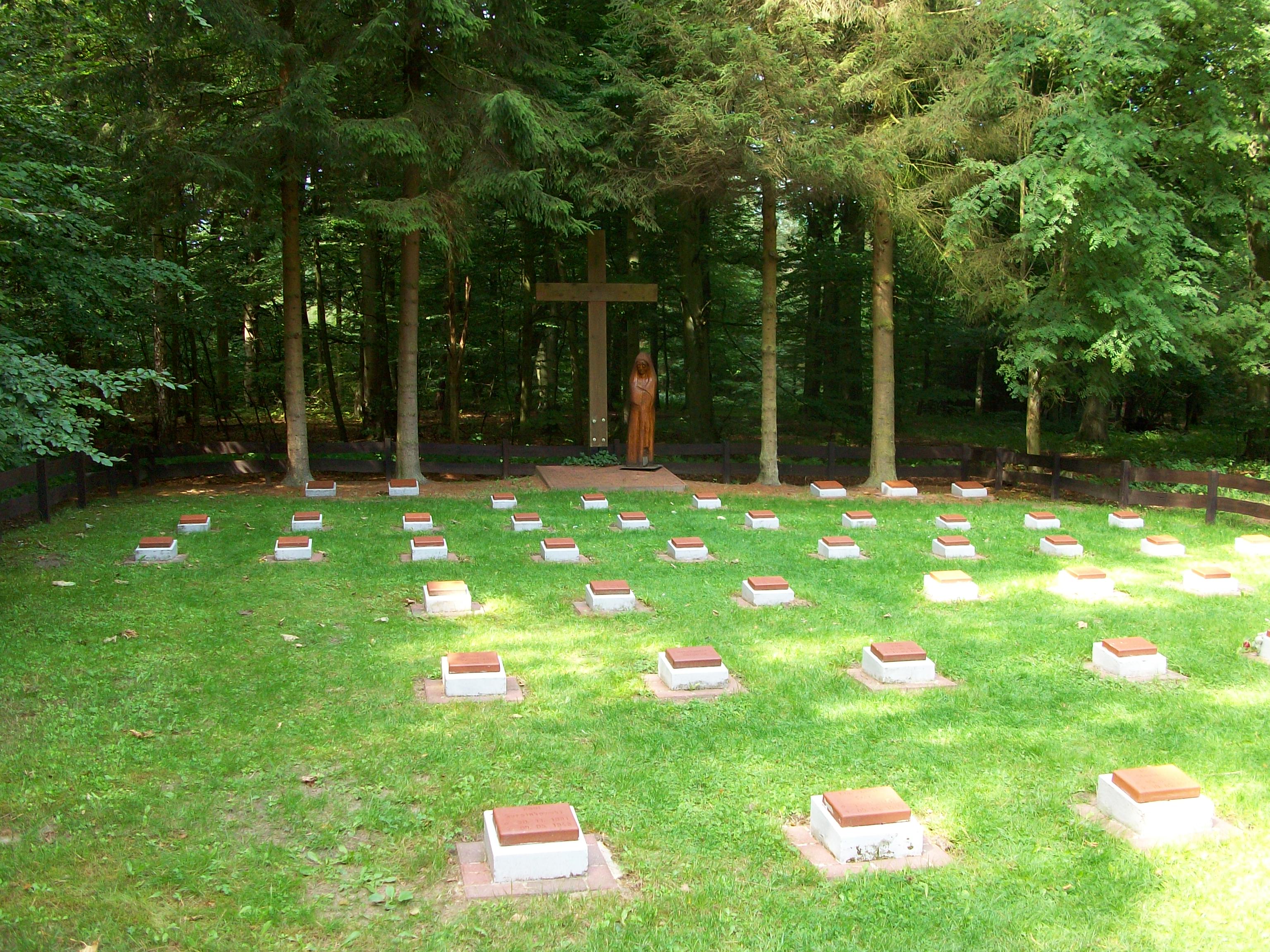 Lazarettfriedhof am Jagdschloss Gelbensande