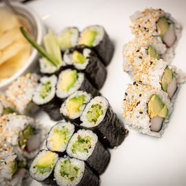 Sehr schmackhafte Sushis. Ich komme gerne hierher.

https://kisu-restaurant.de/