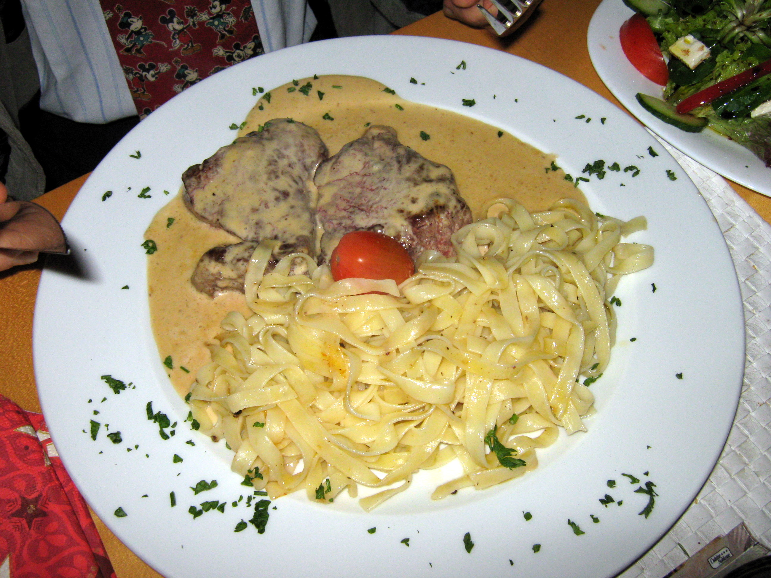 Fleischgericht mit Pasta