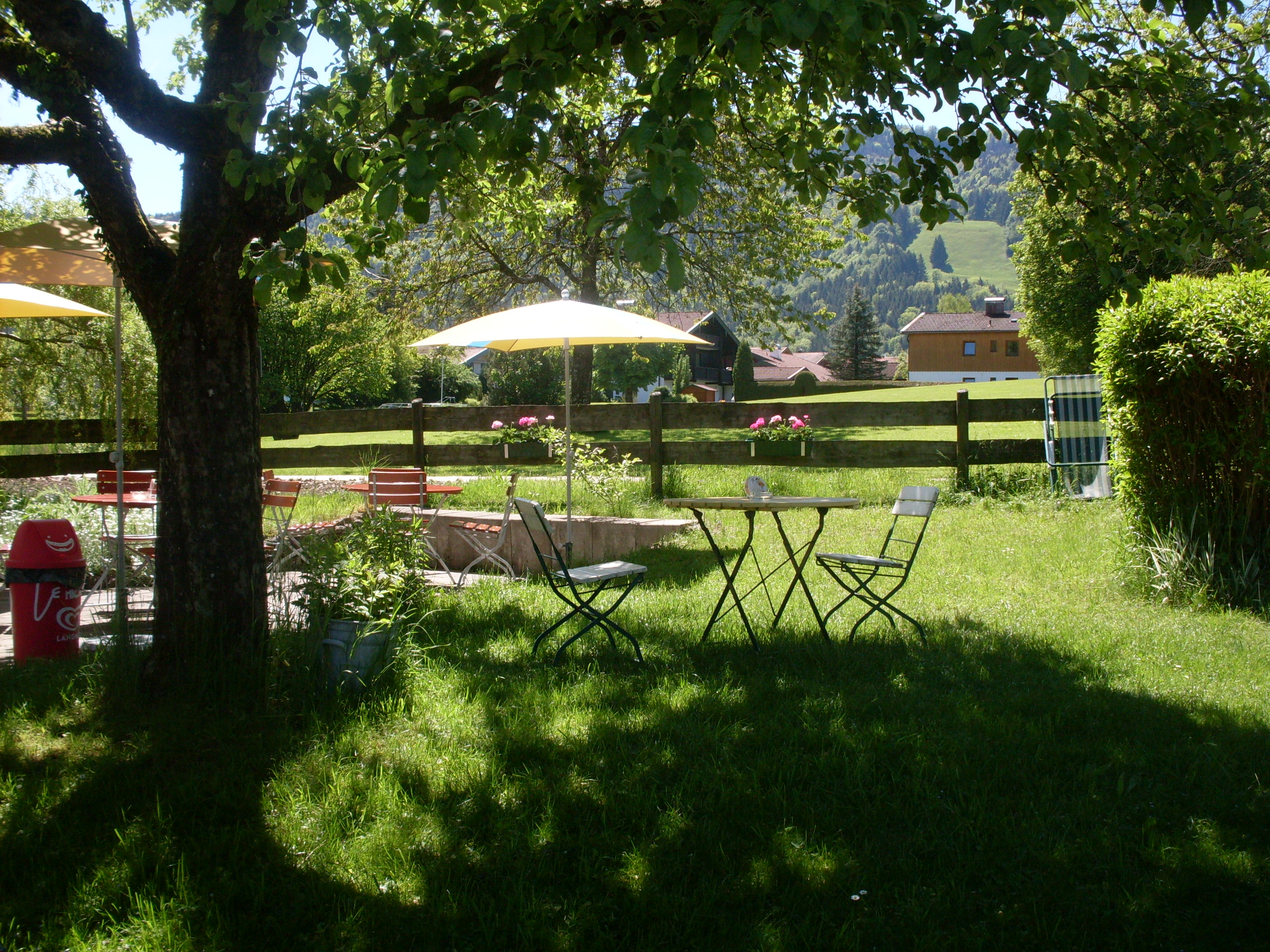 Blick auf den kleinen Biergarten