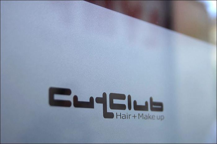 CUTCLUB Hair & Makeup Friseurgeschäft Maskenbildner