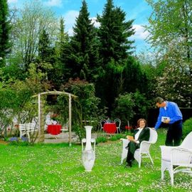 Hotelgarten und Rosenterrasse