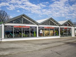 Bild zu CUBE Store Schwandorf by Multicycle