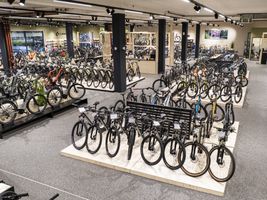 Bild zu CUBE Store Wiesbaden by Multicycle