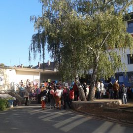 Montessori Schule  "Die Neuen" sind da. Feierliche Begrüßung der neuen Erstklässler 2014