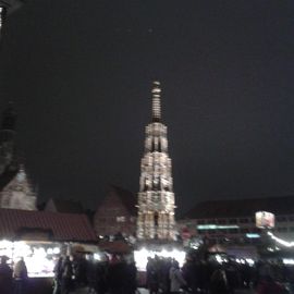 Nürnberger Christkindlesmarkt und Schöner Brunnen