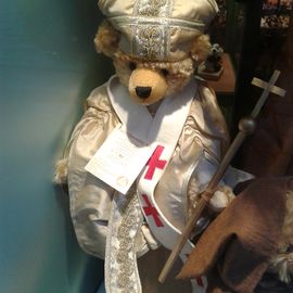 Teddy als Papst