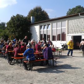 Wem es in der Halle zu voll war genoss den Goldenen Oktober draussen