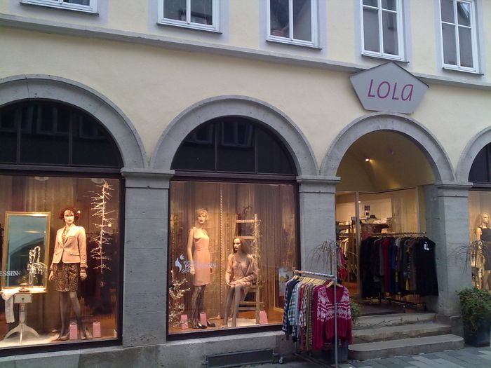 LOLA - Mode aus Frankreich, Italien und mehr in der Hafengasse