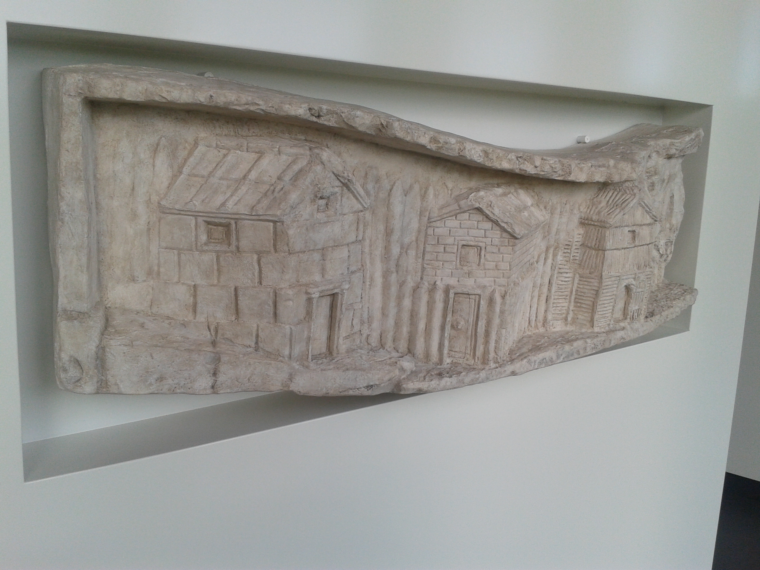 Limestürme mit Palisaden a.d. Donau - Abguss eines Reliefs a.d. Marc-Aurel-Säule in Rom