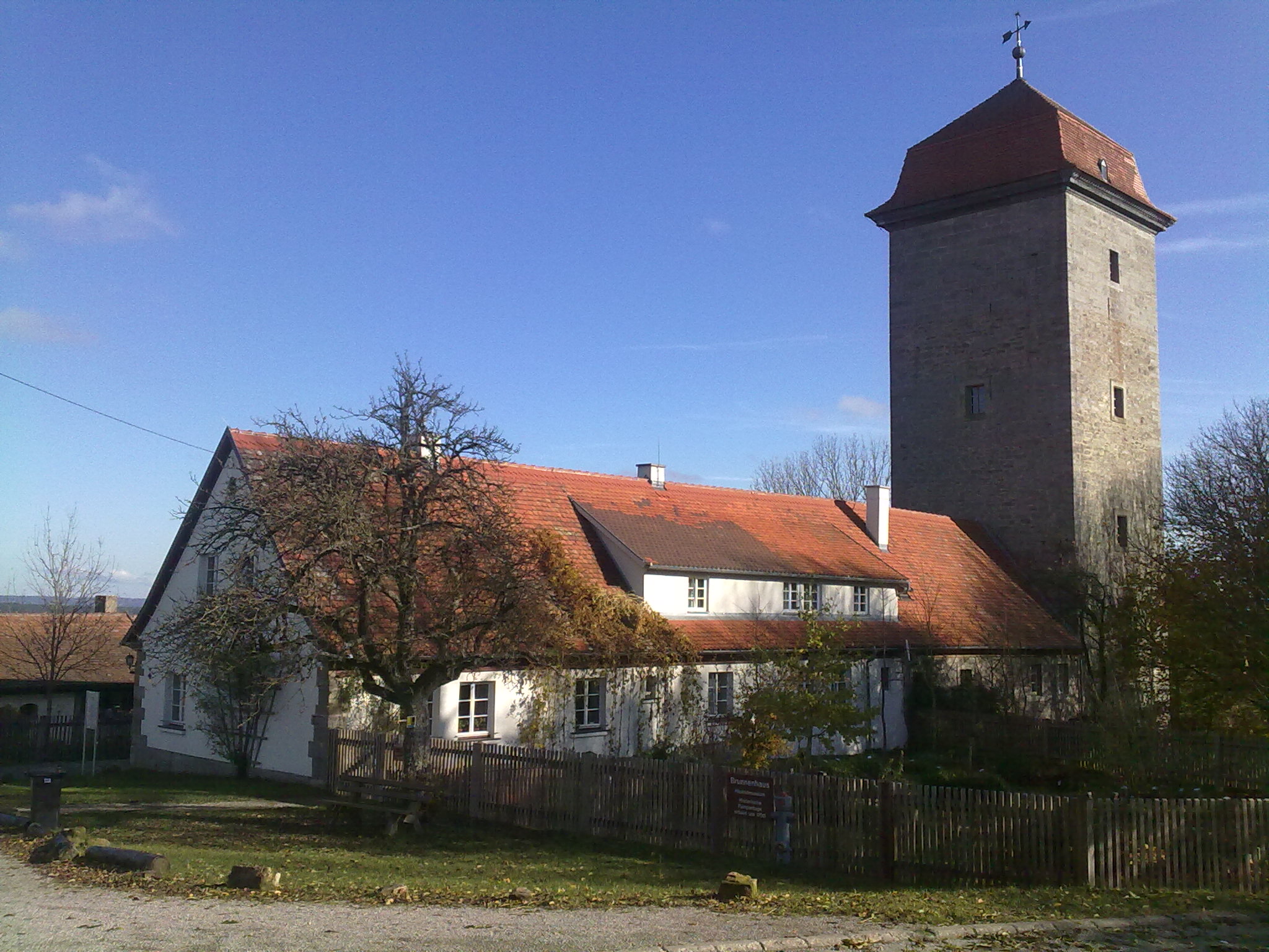 Brunnenhaus m. historischer Ochsentretanlage