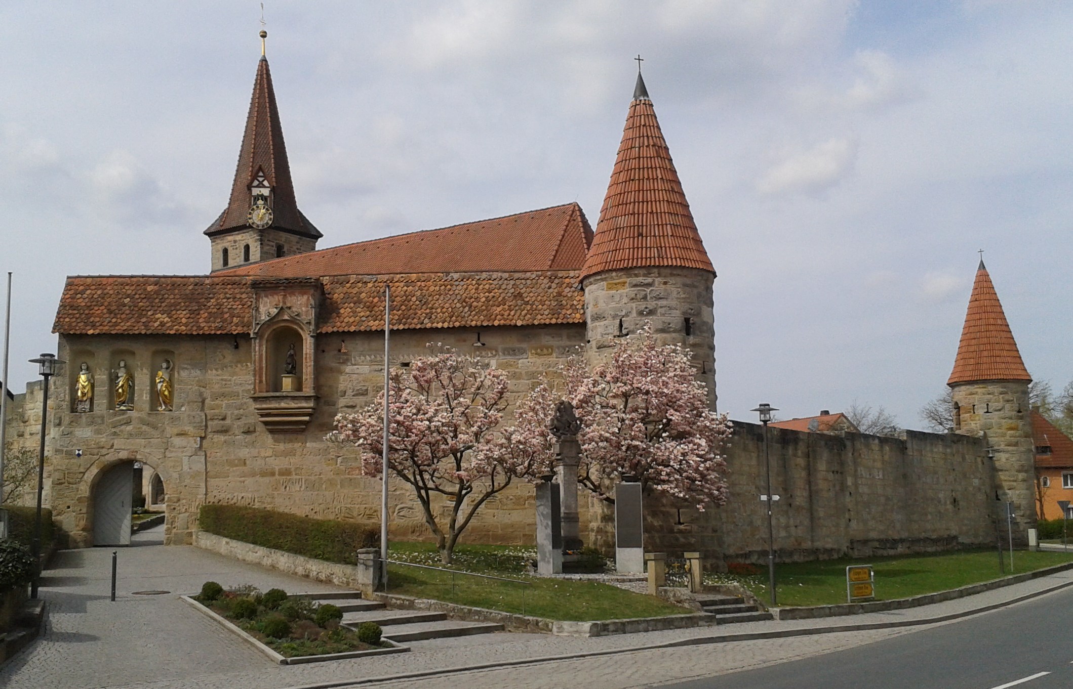Kirchenburg zu Effeltrich