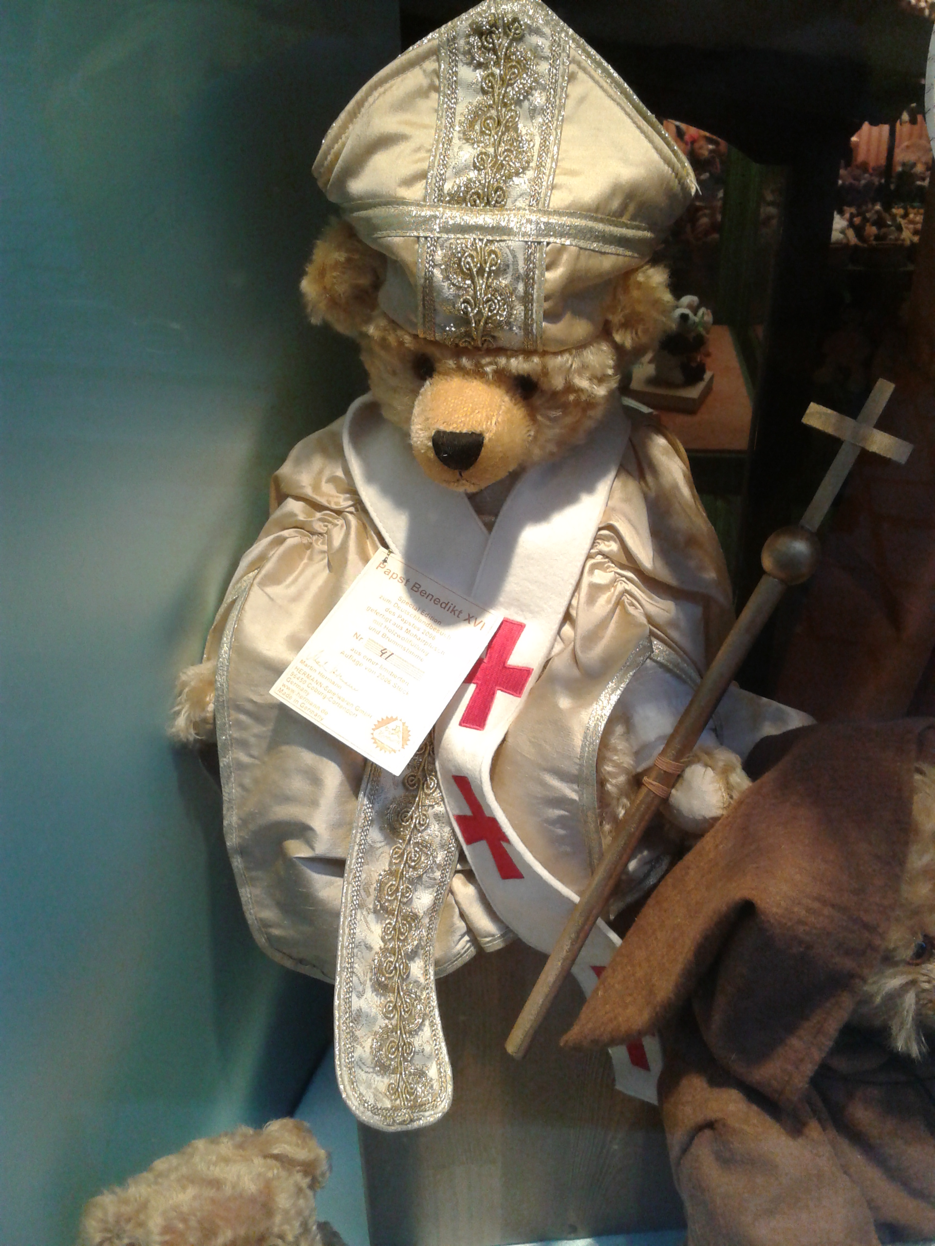 Teddy als Papst