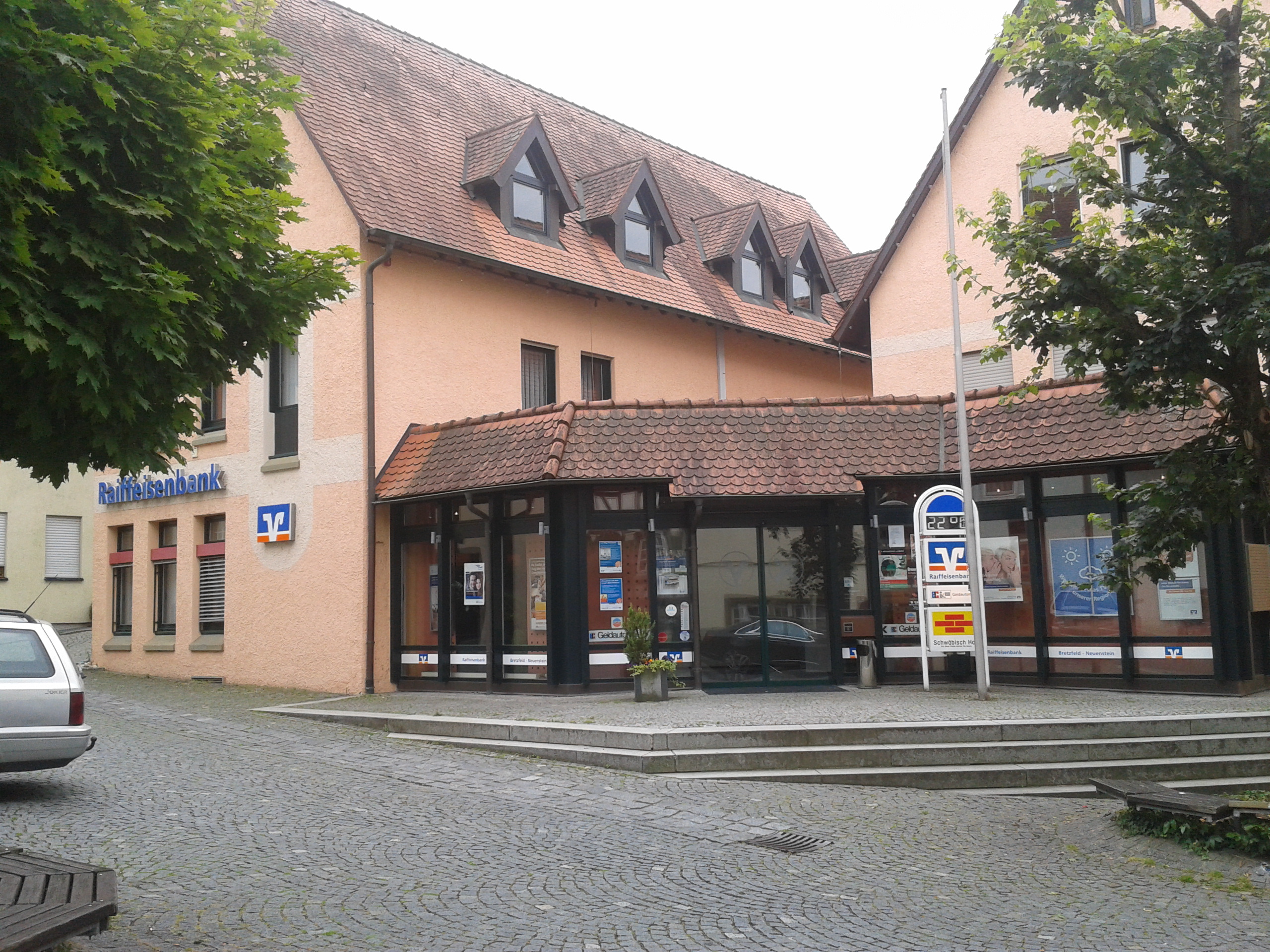 Bild 1 Raiffeisenbank Bretzfeld-Neuenstein eG Hauptstelle in Neuenstein