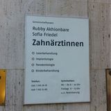 Zahnärzte Rubby Akhionbare & Sofia Friedel in Berlin