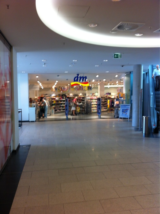 Bild 1 dm-drogerie markt in Berlin