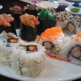 Gro&szlig;e Auswahl z.B. an Sushi und Vorspeisen. Alles sehr frisch.