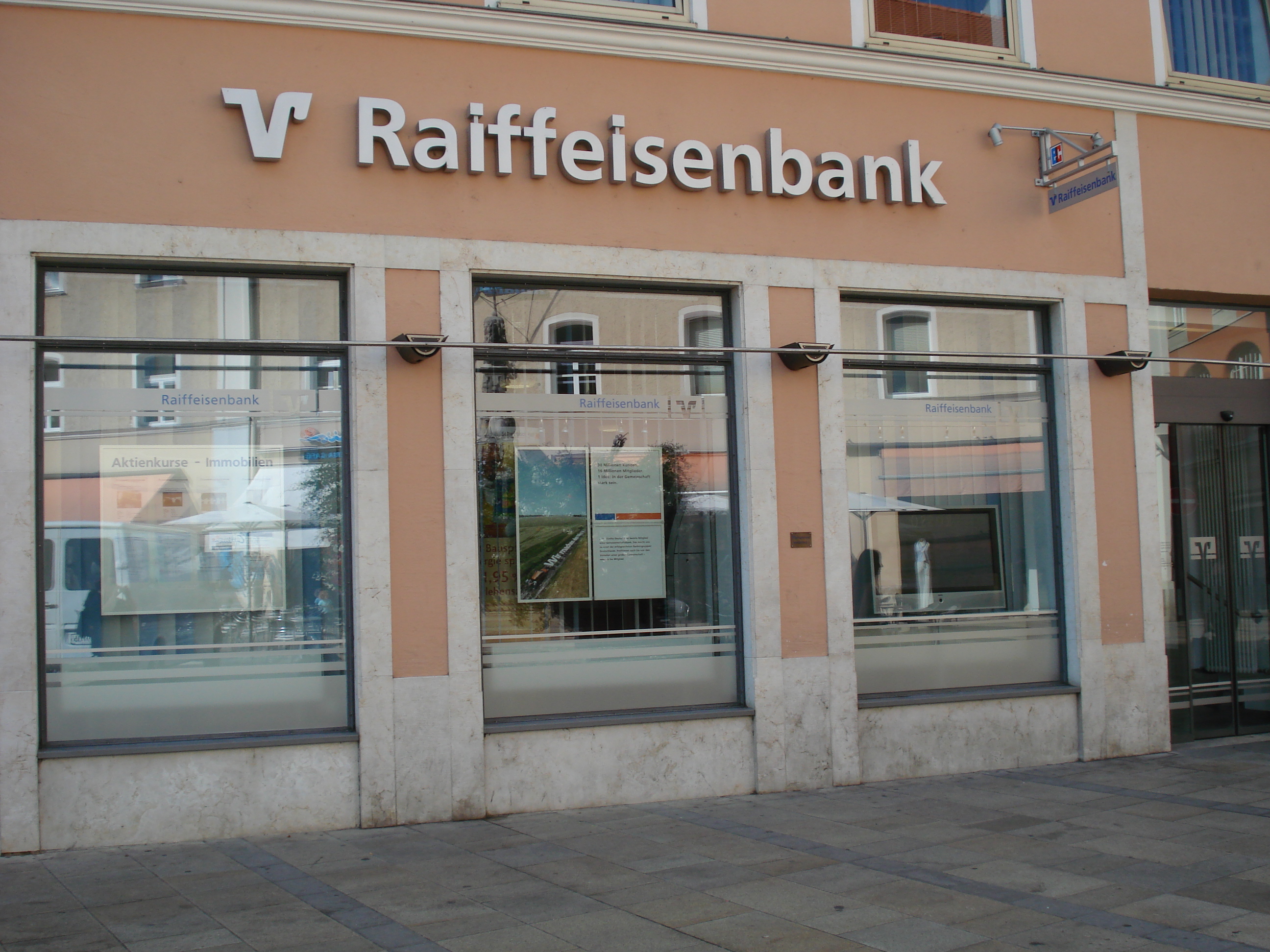 Bild 3 Raiffeisenbank Regensburg - Wenzenbach eG in Regensburg