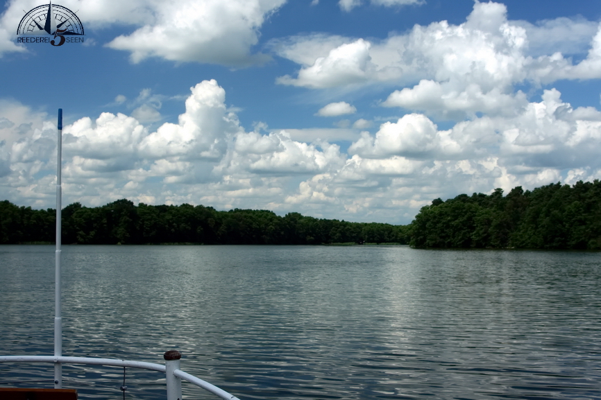 Kurz vor Passage des idyllischen Waldkanals.