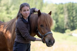 Bild zu Tierphysiotherapie- Pferdeosteopathie- Tierkommunikation Katrin lottes