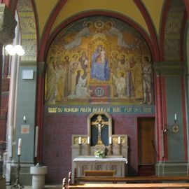 Das nördliche Seitengewölbe mit Altar und Bild.