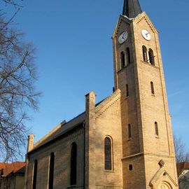 Dorfkirche Glienicke 2019. Blick von Nordwesten auf die Kirche.