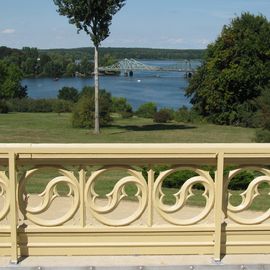 Blick von der Terrasse am Schloss.:)