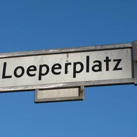 Ja, Google Maps, den Loeperlatz gibt es in echt!!!! :)