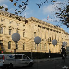 AGH Berlin und 25 Jahre Mauerfall. Mit Ballonmauer im November 2014.:)