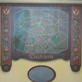 Dahlem Dorf . Malerisch schön dargestellt. ;)