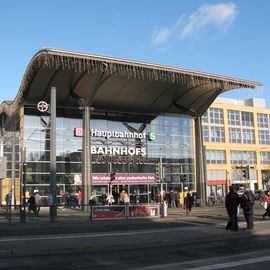 Bahnhofspassagen mit Hauptbahnhof von Potsdam. 2014, Dezember.