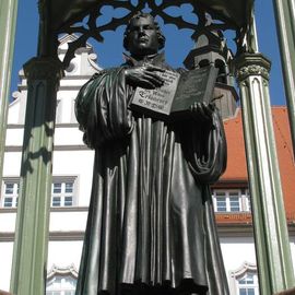 Lutherdenkmal auf dem Marktplatz in Wittenberg.