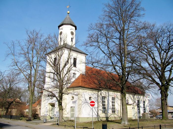 Dorfkirche Velten, Totalansicht von Süden aus.