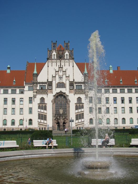 Brunnenplatz mit Fontäne in Berlin-Wedding, 2017.