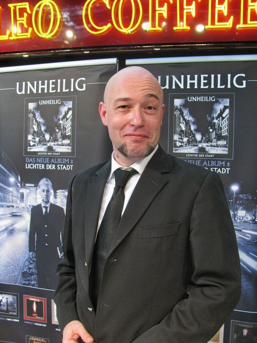 UNHEILIG (Der Graf) - Künstler unter Vertrag bei Universal Music. :)