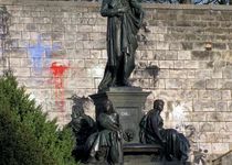 Bild zu Schillerdenkmal vor der Bastion
