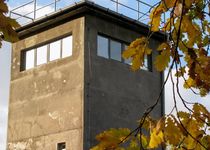 Bild zu Schlesischer Busch mit DDR-Grenzwachturm
