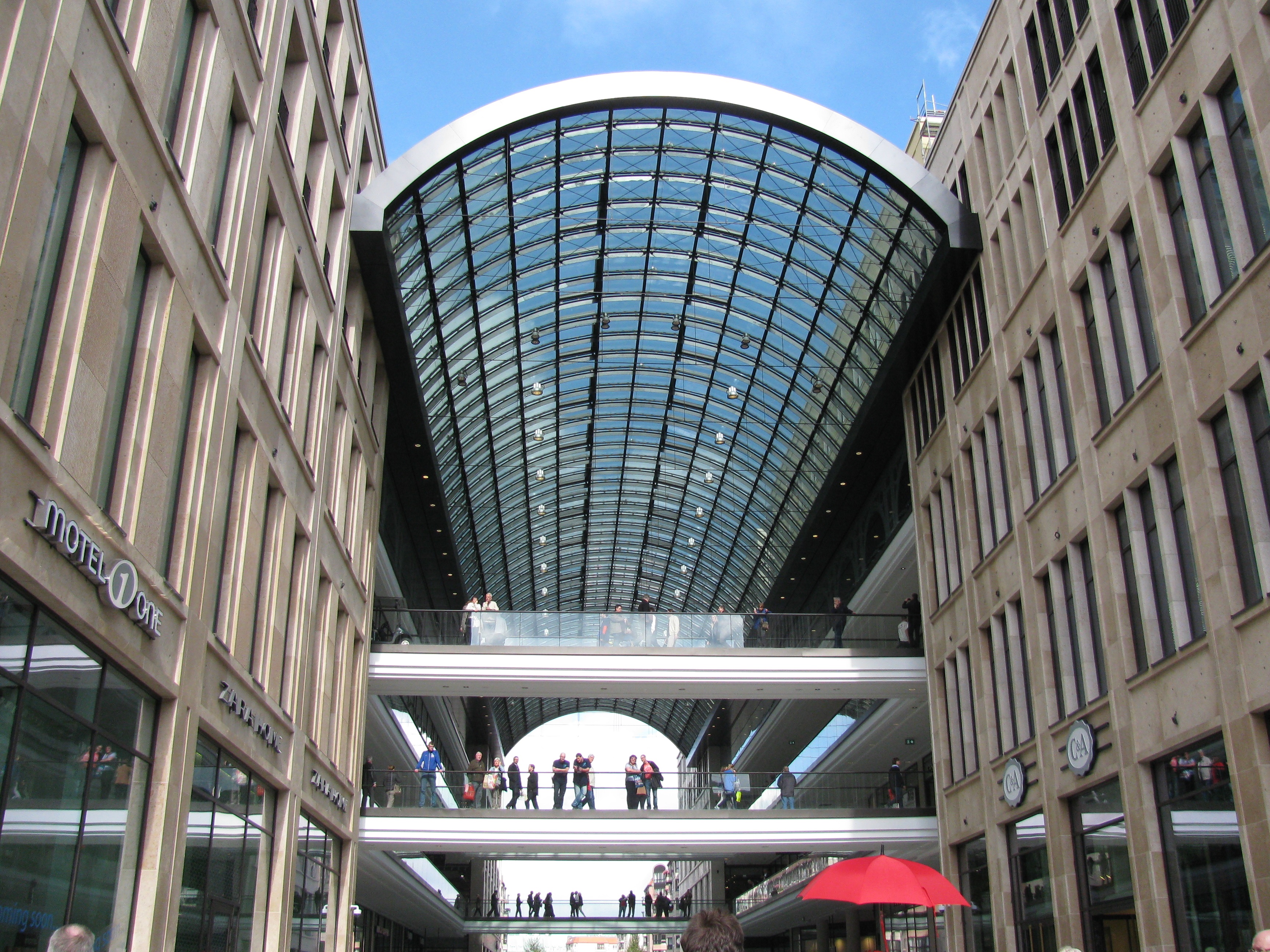 Mall Of Berlin, Passage von Süden aus gesehen, zur Eröffnung am 25.09.2014.:)