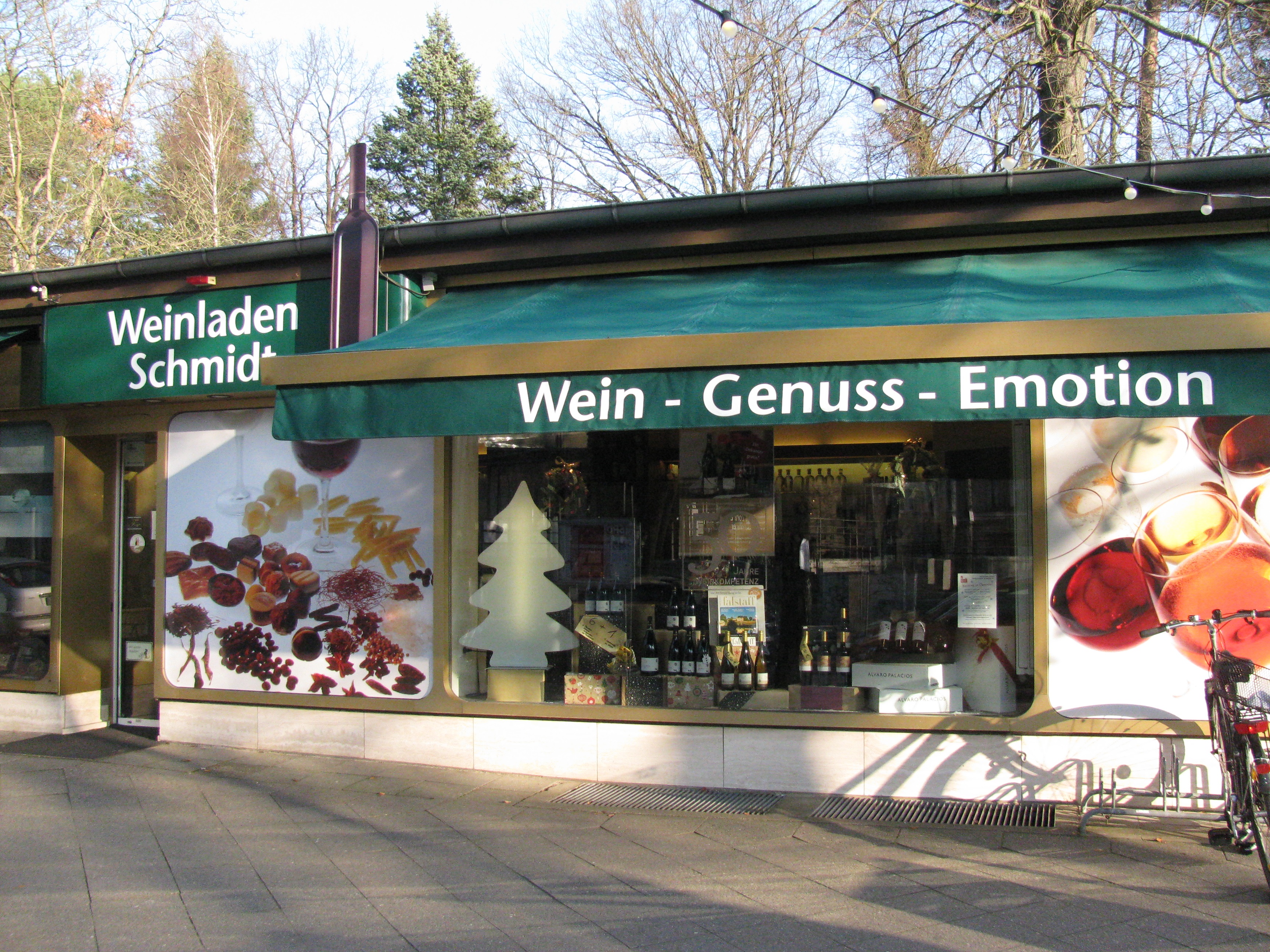 Der gute Weinladen direkt am
 S-Bahnhof Berlin-Hermsdorf.