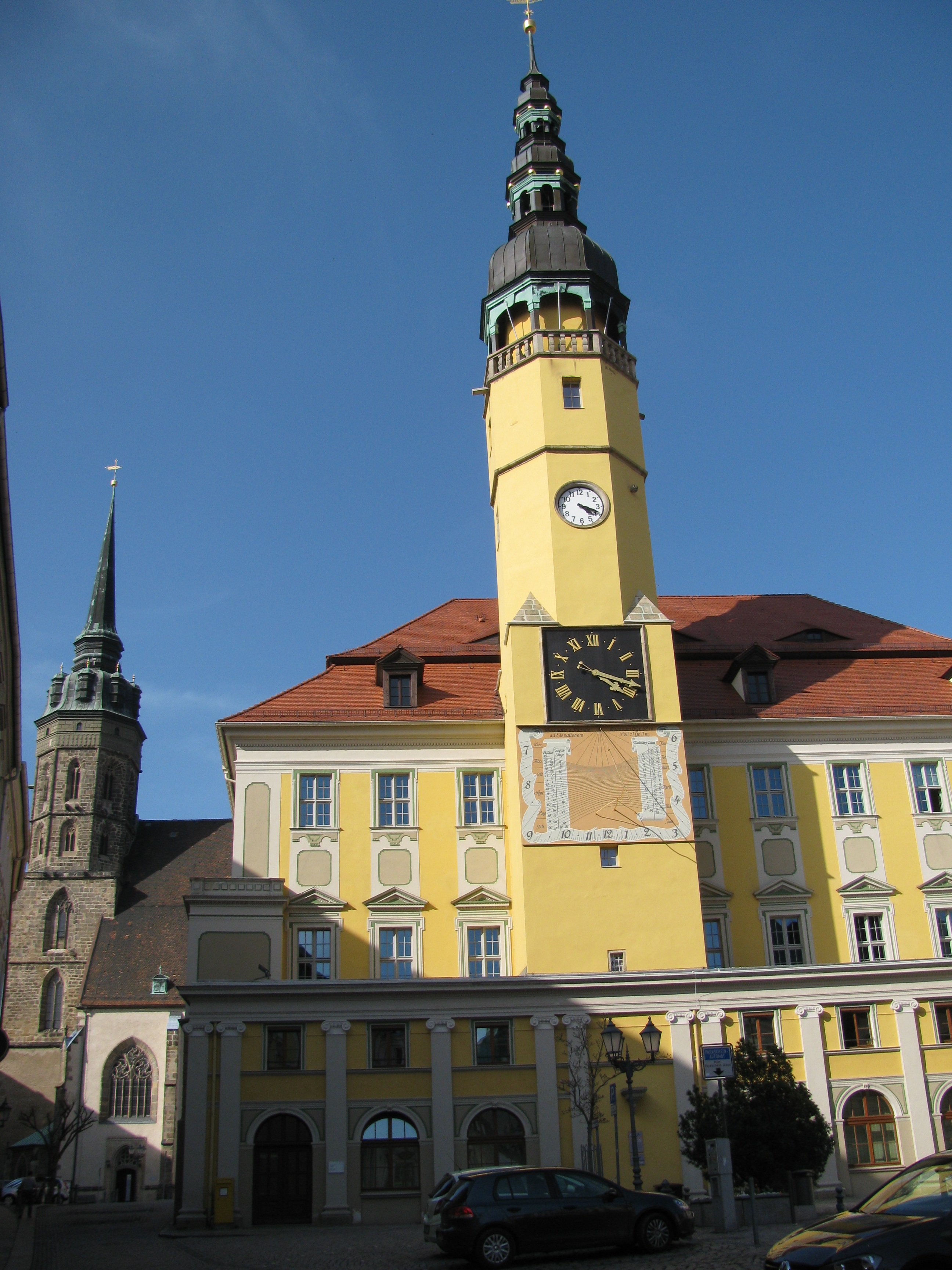 Rathaus mit Petridom.