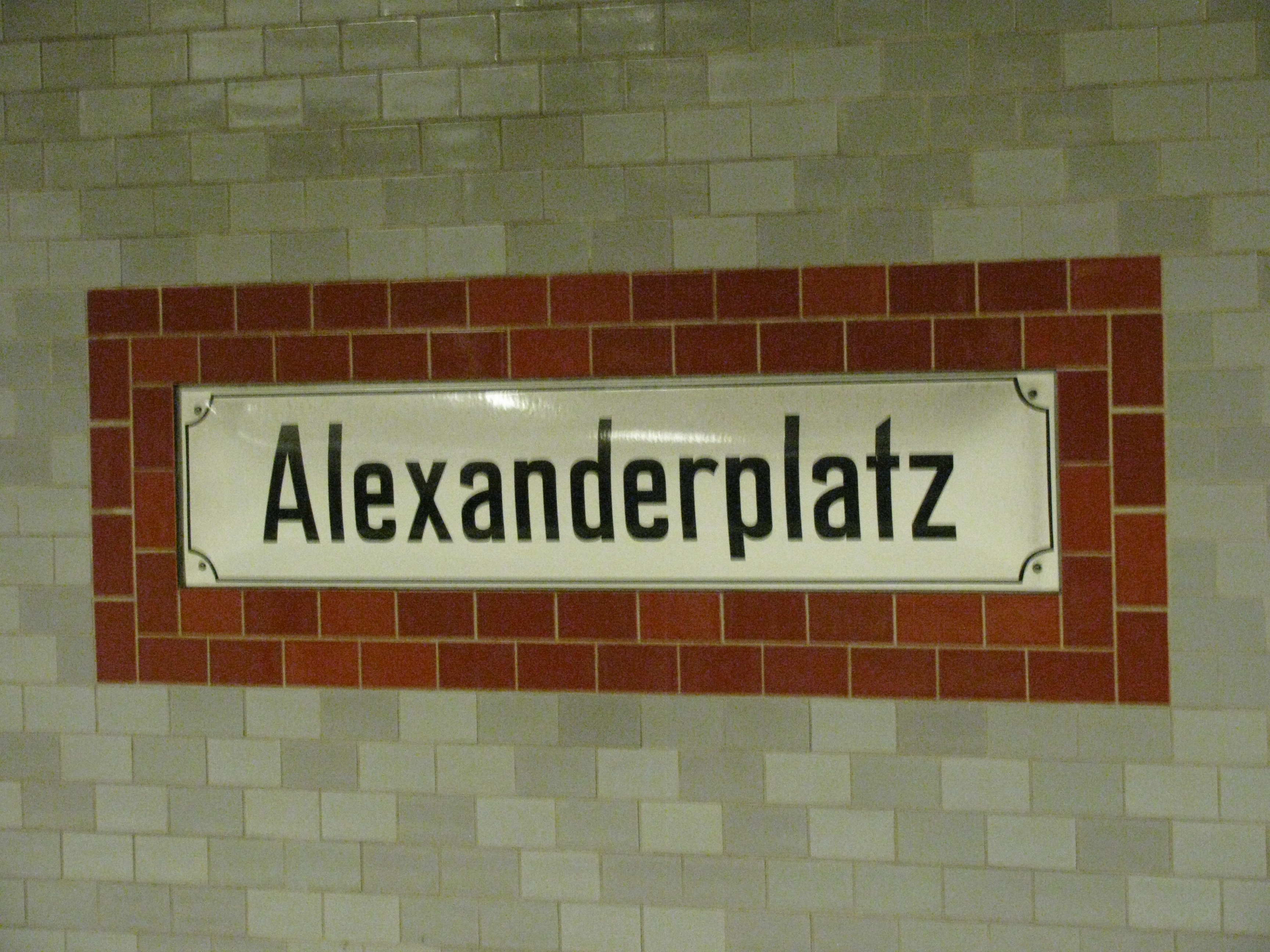 Bahnhof Alexanderplatz, hier U2, im Juni 2018.